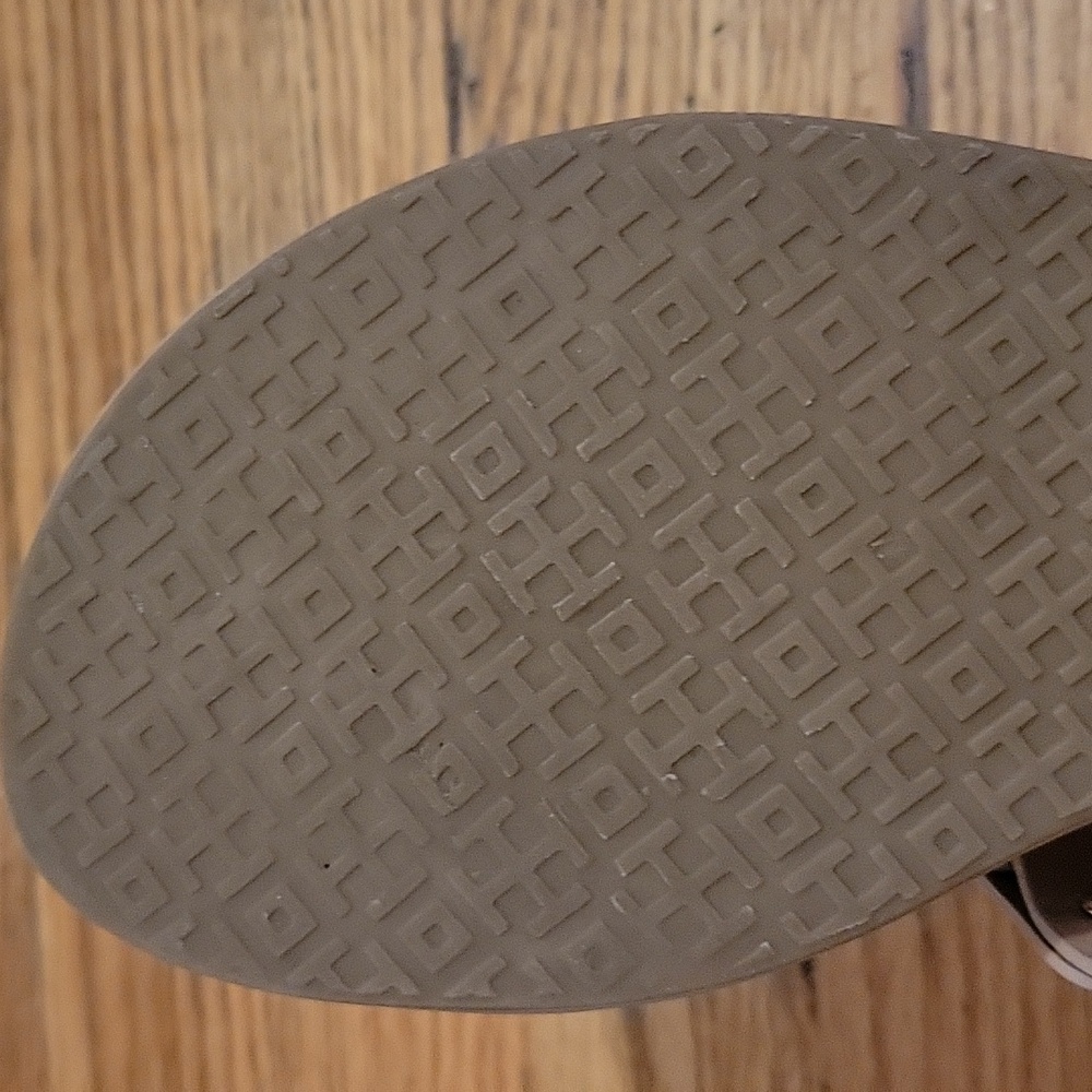 Torry Burch Miller Sandals. - Picture 15 of 17